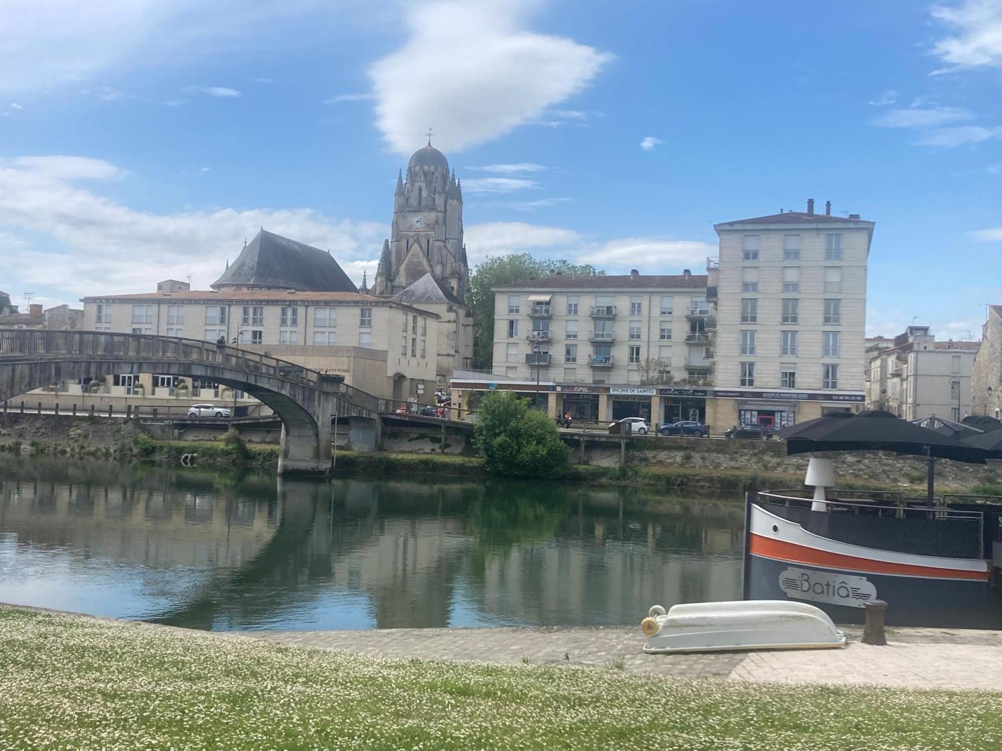 Les Ganivelles Apartment Saint-Dizant-du-Gua Ngoại thất bức ảnh